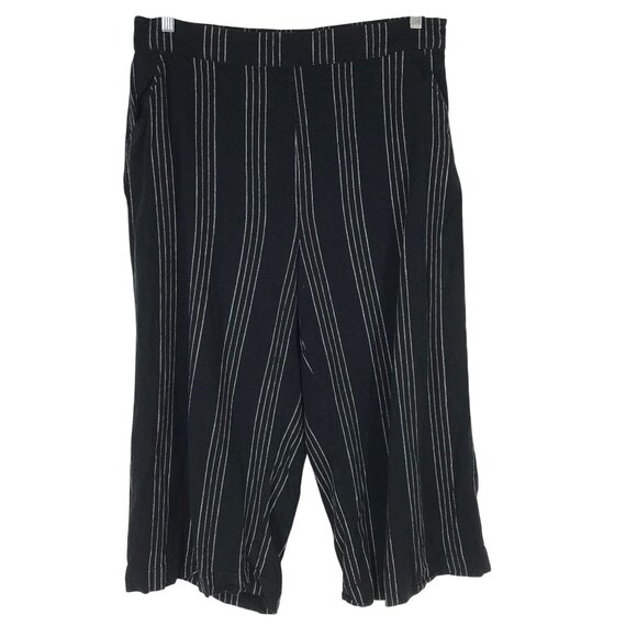 TORRID - WOMEN'S 14 - BLACK STRIPE ELASTIC WAIST LINEN BLEND CAPRI PANTS - Picture 1 of 8